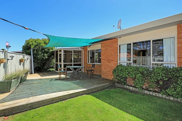 Photo of property in 18b Knightsbridge Place, Taradale, Napier, 4112