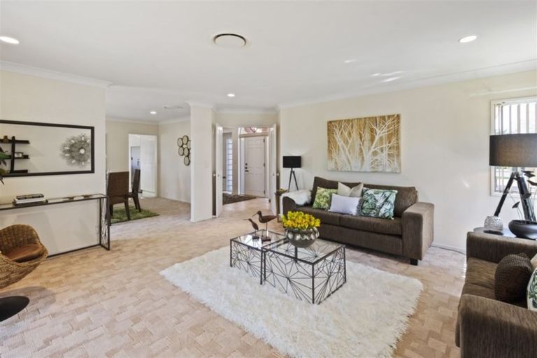 Photo of property in 88 Rushgreen Avenue, Pahurehure, Papakura, 2113