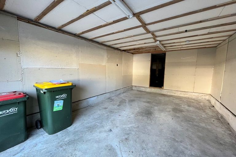 Photo of property in 42 Viewmont Drive, Harbour View, Lower Hutt, 5010