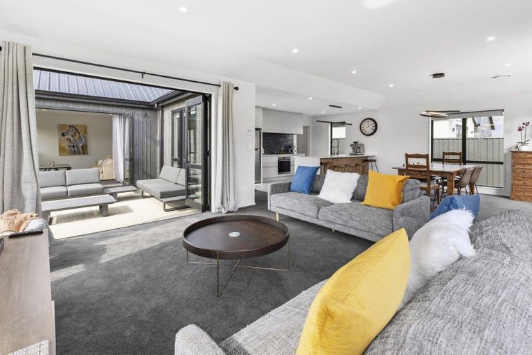 Photo of property in 37 Farrant Drive, Wanaka, 9305