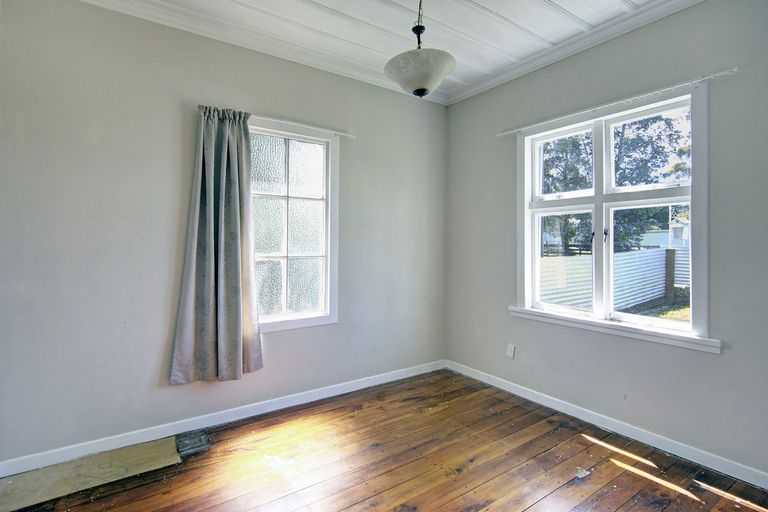 Photo of property in 130 Fitzherbert Street, Featherston, 5710