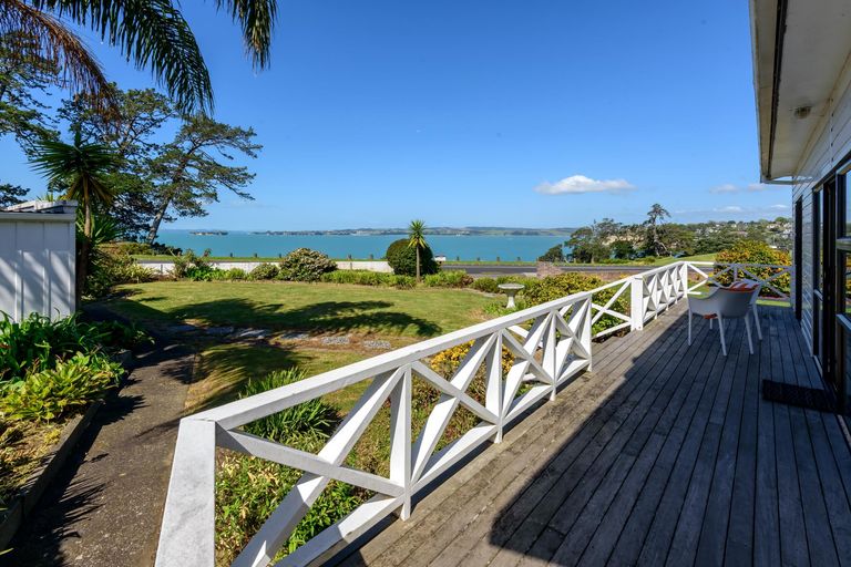 Photo of property in 58 Marine Parade, Mellons Bay, Auckland, 2014