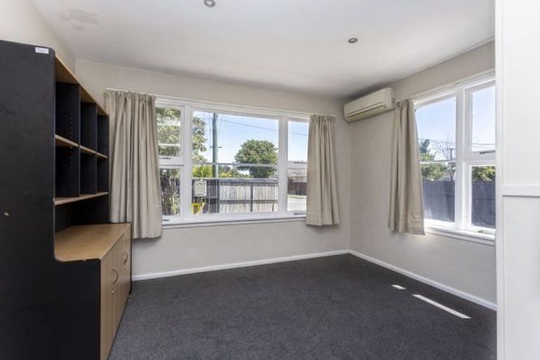 Photo of property in 14 Sledmere Street, Burnside, Christchurch, 8053