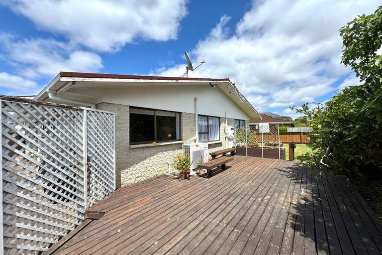 Photo of property in 1/27 Butley Drive, Farm Cove, Auckland, 2012