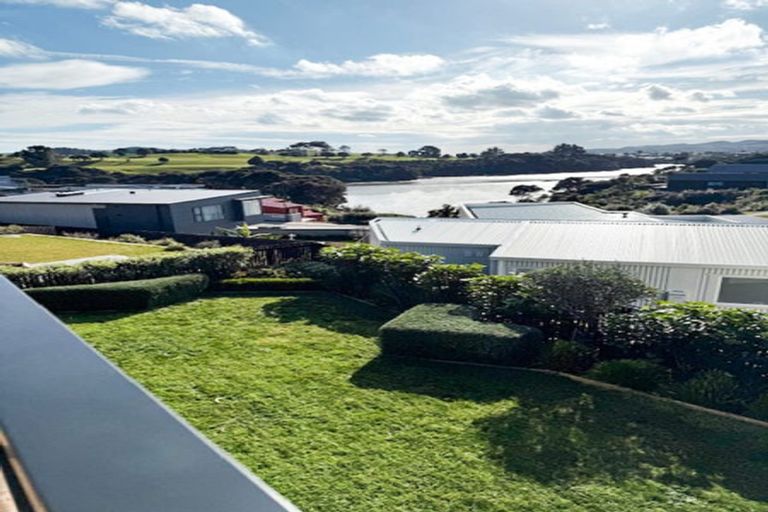 Photo of property in 15 Maataitai Road, Raglan, 3225