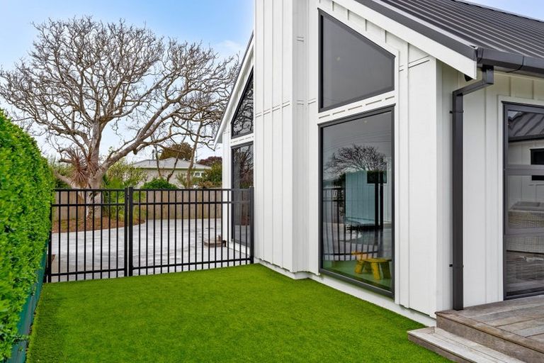 Photo of property in 30 Princess Street, Martinborough, 5711