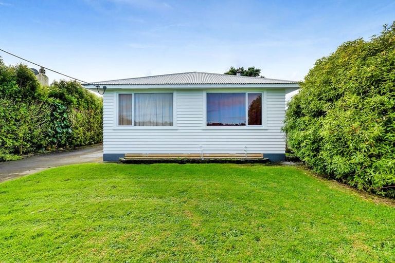 Photo of property in 85 Whitcombe Road, Opunake, 4616