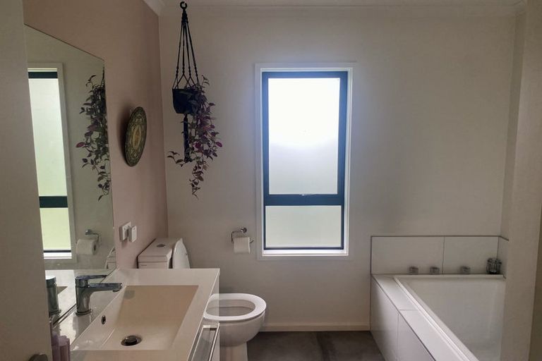 Photo of property in 97 Banks Street, Marfell, New Plymouth, 4310