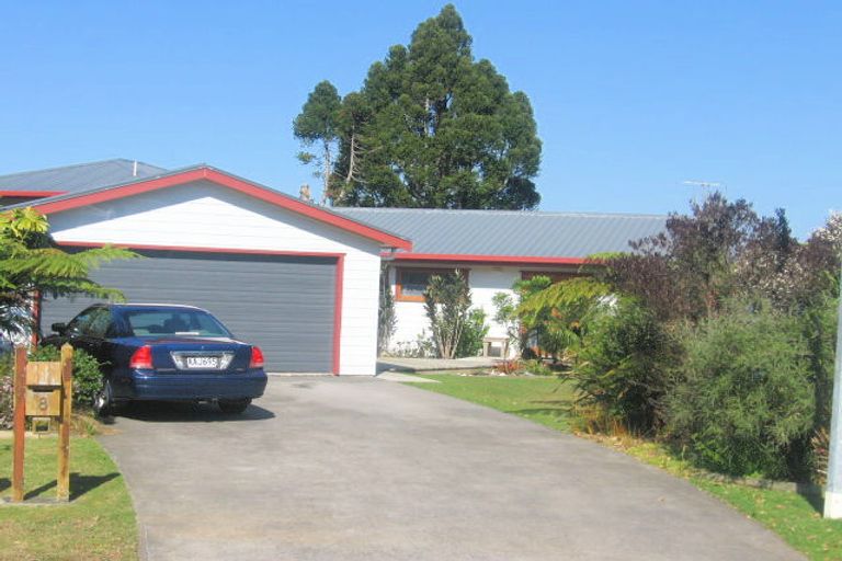 Photo of property in 8 Puriri Place, Whitianga, 3510