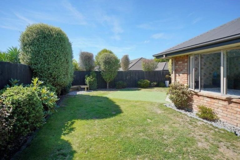 Photo of property in 10 Tawa Place, Parklands, Christchurch, 8083