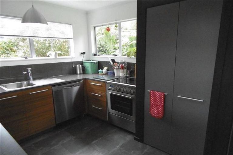 Photo of property in 14 Lombardy Place, Whalers Gate, New Plymouth, 4310