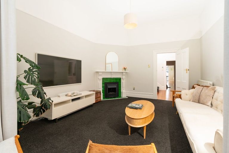 Photo of property in 84 Roxburgh Street, Mount Victoria, Wellington, 6011