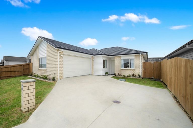 Photo of property in 12 Kare Ariki Place, Pukekohe, 2120