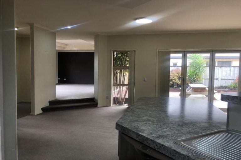 Photo of property in 2 Somerton Drive, Huntington, Hamilton, 3210