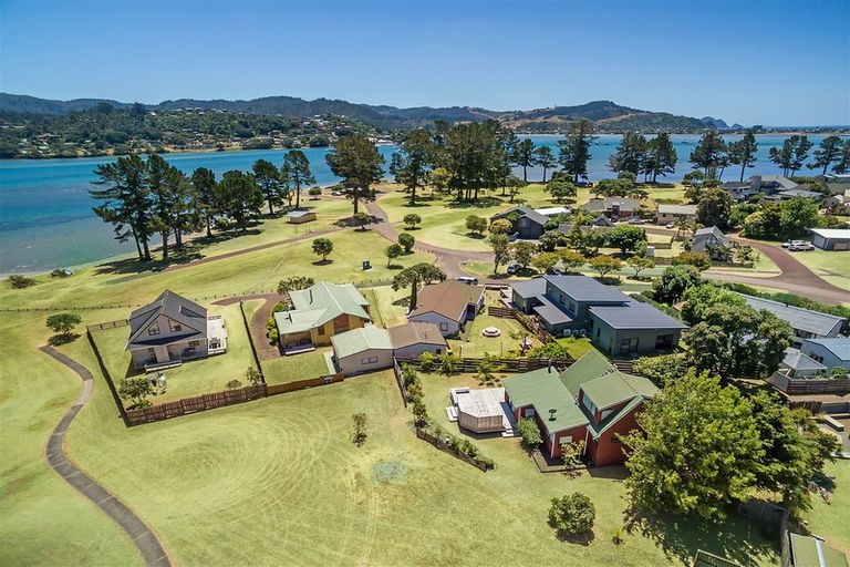 Photo of property in 41 Pleasant Place, Pauanui, Hikuai, 3579