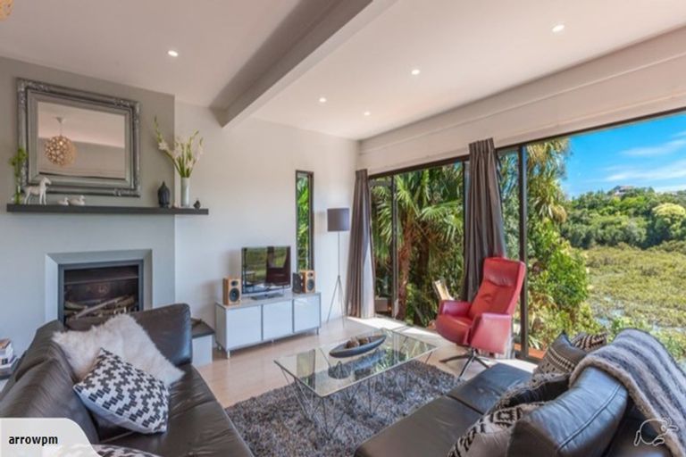 Photo of property in 3 Onewa Road, Northcote, Auckland, 0627