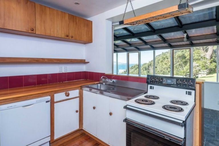 Photo of property in 103 View Road, Houghton Bay, Wellington, 6023