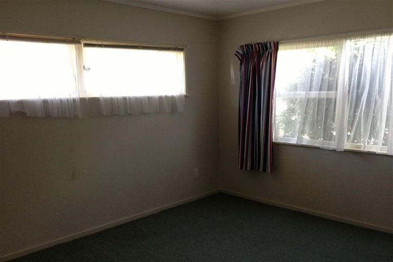 Photo of property in 15 Camrose Place, Glenfield, Auckland, 0629
