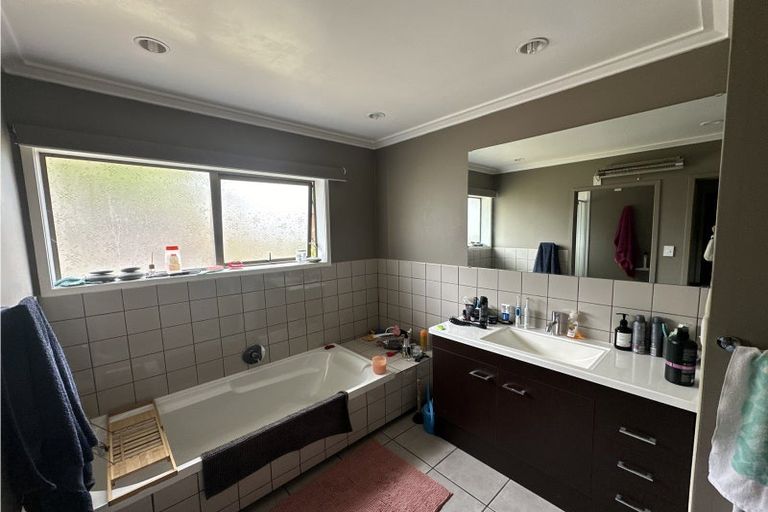 Photo of property in 23 Madill Road, St Andrews, Hamilton, 3200