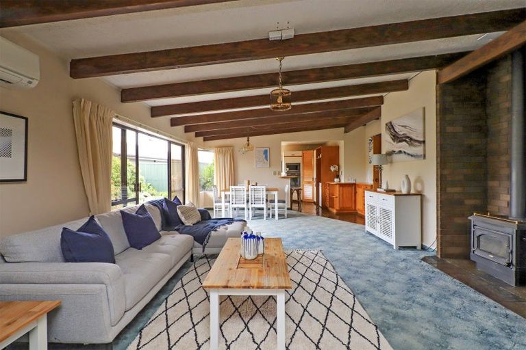 Photo of property in 37 Anderson Road, Taradale, Napier, 4112