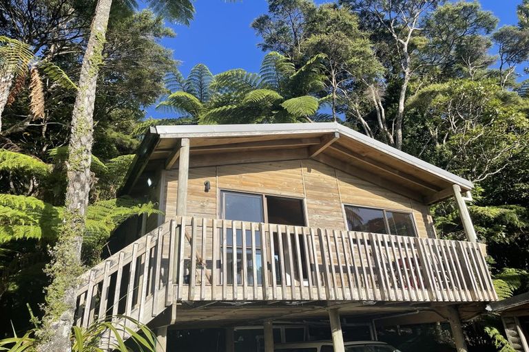 Photo of property in 426 Scenic Drive, Waiatarua, Auckland, 0612