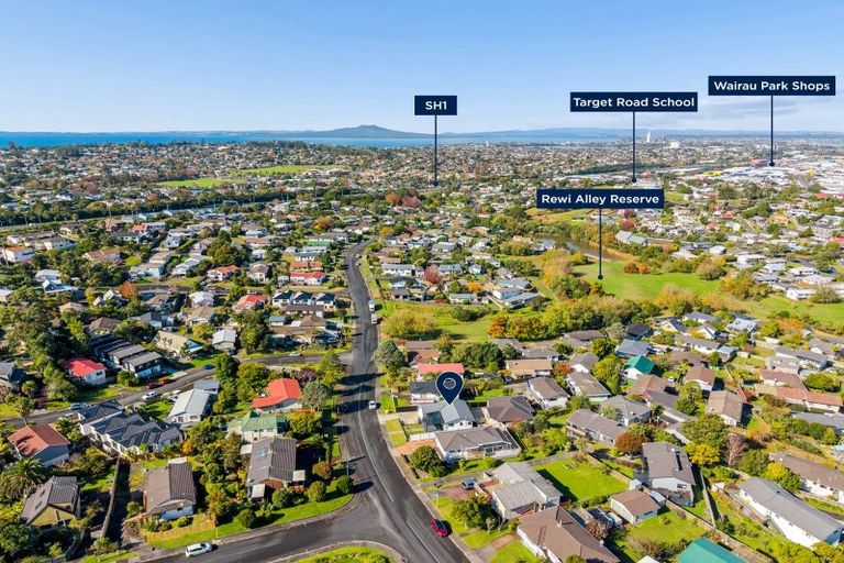 Photo of property in 43 Athena Drive, Totara Vale, Auckland, 0629