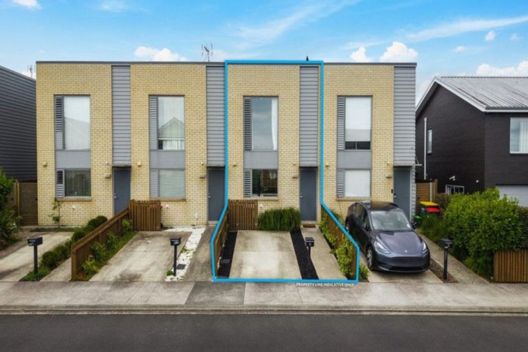 Photo of property in 16 Shelduck Way, Hobsonville, Auckland, 0616