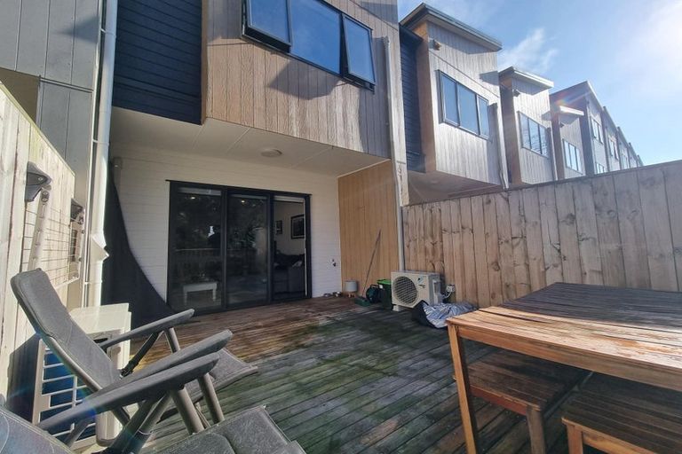 Photo of property in 81 Morihana Close, Glen Eden, Auckland, 0602