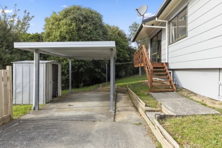 Photo of property in 14b Fenchurch Grove, Stokes Valley, Lower Hutt, 5019