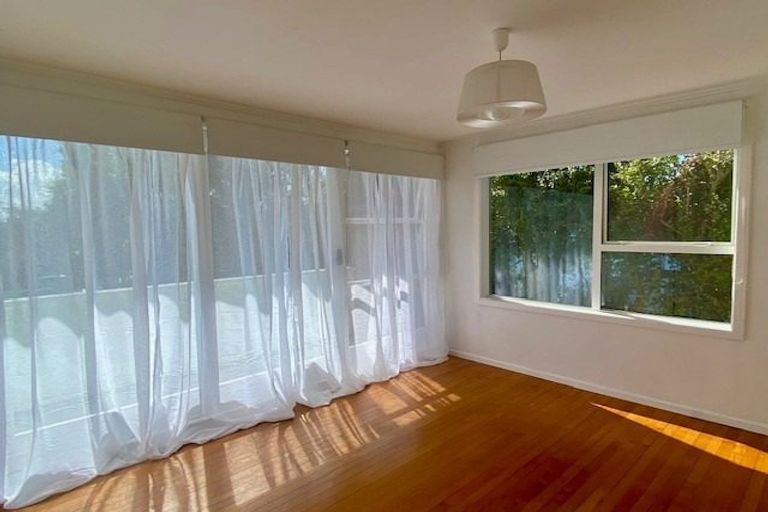 Photo of property in 2/26 Otakau Road, Milford, Auckland, 0620