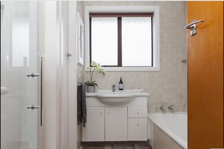 Photo of property in 6 Lochee Road, Upper Riccarton, Christchurch, 8041