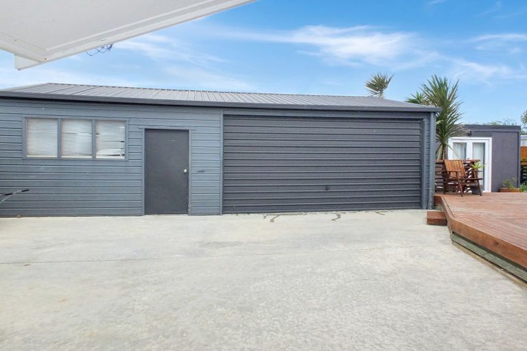 Photo of property in 22 Hennessy Street East, Foxton Beach, Foxton, 4815