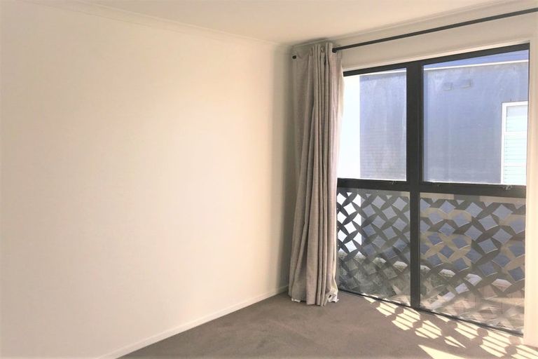 Photo of property in 28b Ian Morrison Road, Hobsonville, Auckland, 0616