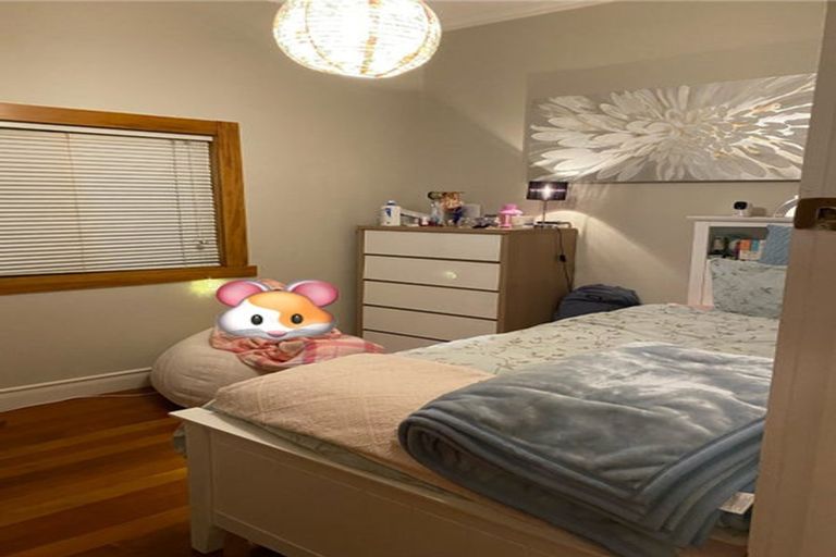 Photo of property in 1/135 Onewa Road, Northcote, Auckland, 0627