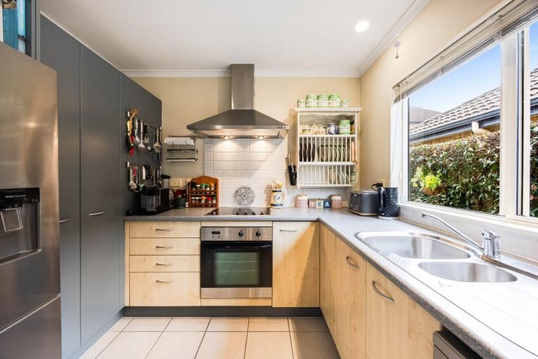 Photo of property in 4 Applebox Lane, Henderson, Auckland, 0612