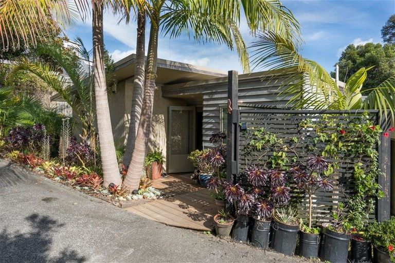 Photo of property in 17 Taumata Close, Paihia, 0200