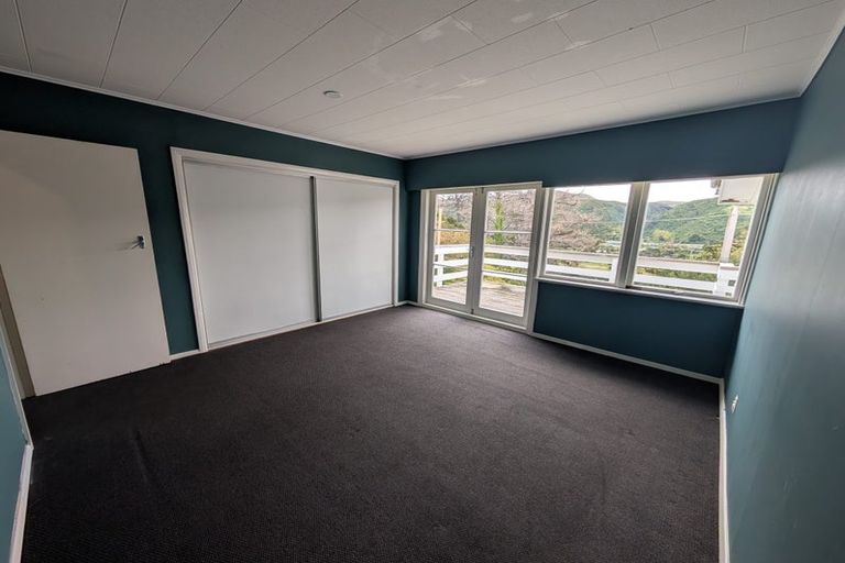 Photo of property in 74 Holborn Drive, Stokes Valley, Lower Hutt, 5019