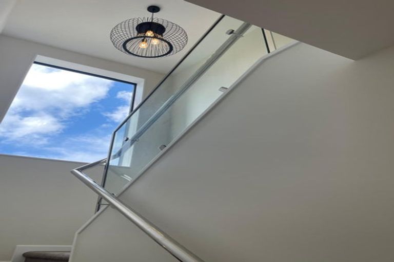 Photo of property in 13 Resnik Crescent, Kumeu, 0810