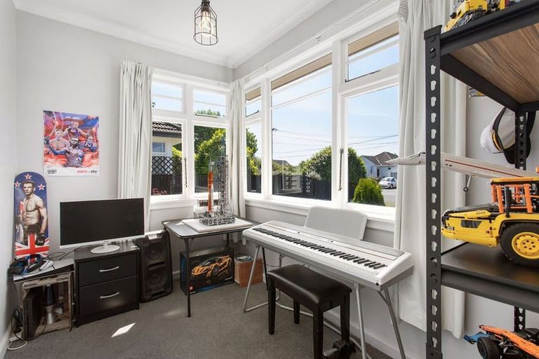 Photo of property in 18 Coopers Road, Dallington, Christchurch, 8061