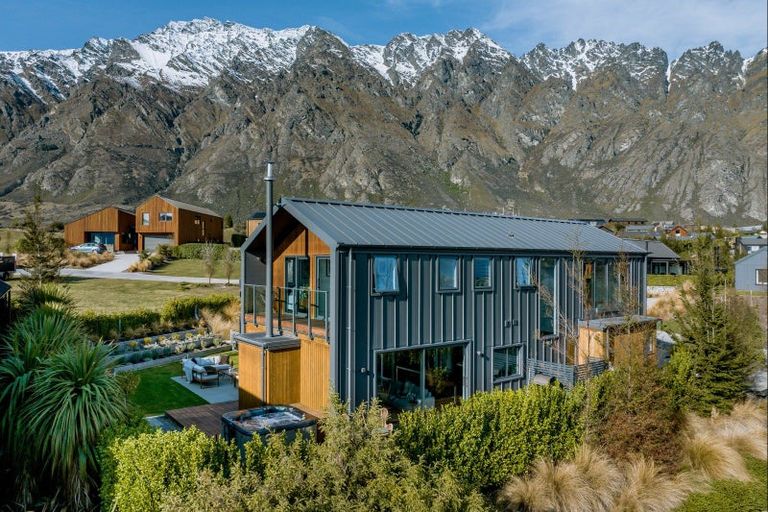Photo of property in 9 Falconer Rise, Jacks Point, Queenstown, 9371