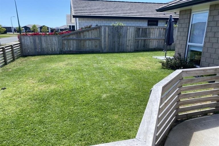Photo of property in 32 Harding Drive, Papamoa Beach, Papamoa, 3118