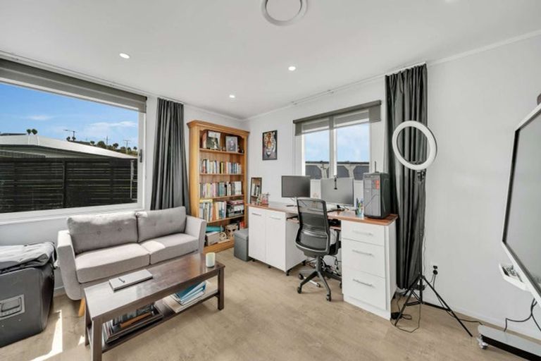 Photo of property in 44 Mcneil Street, Balclutha, 9230