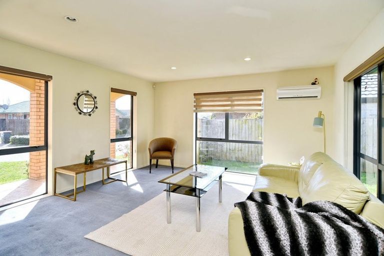 Photo of property in 10 Riegler Place, Belfast, Christchurch, 8051