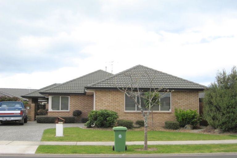 Photo of property in 44 Kahira Crescent, Papamoa Beach, Papamoa, 3118