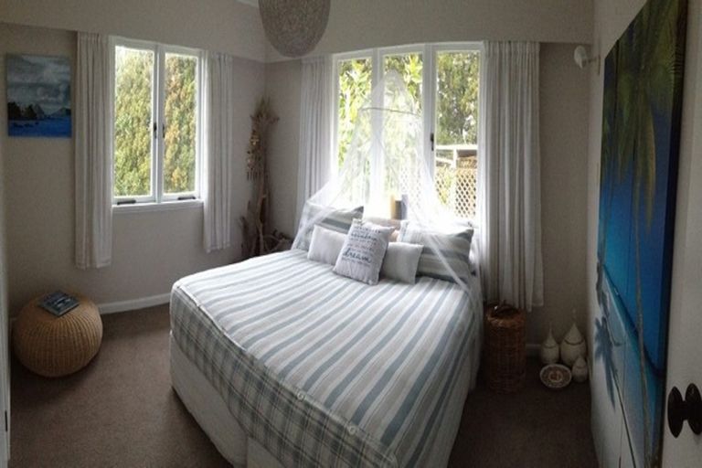 Photo of property in 2 Wade Place, Welcome Bay, Tauranga, 3175