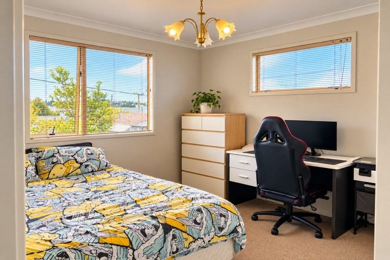 Photo of property in 25a Astley Avenue, New Lynn, Auckland, 0600