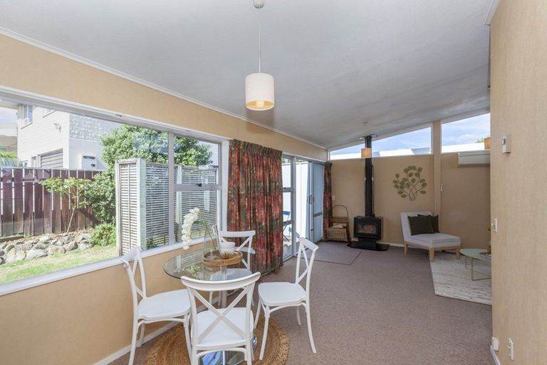 Photo of property in 6a Kingswood Grove, Raumati Beach, Paraparaumu, 5032