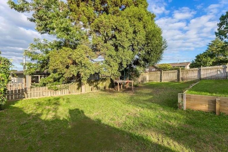 Photo of property in 24 Solar Road, Glen Eden, Auckland, 0602