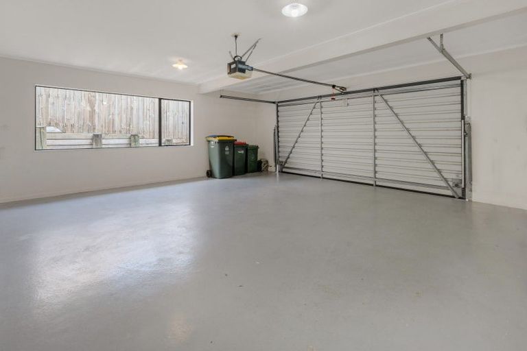 Photo of property in 1/47 Wiltshire Place, Somerville, Auckland, 2014