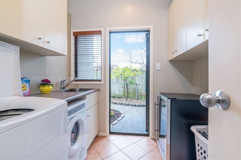 Photo of property in 2/13 Quebec Road, Milford, Auckland, 0620